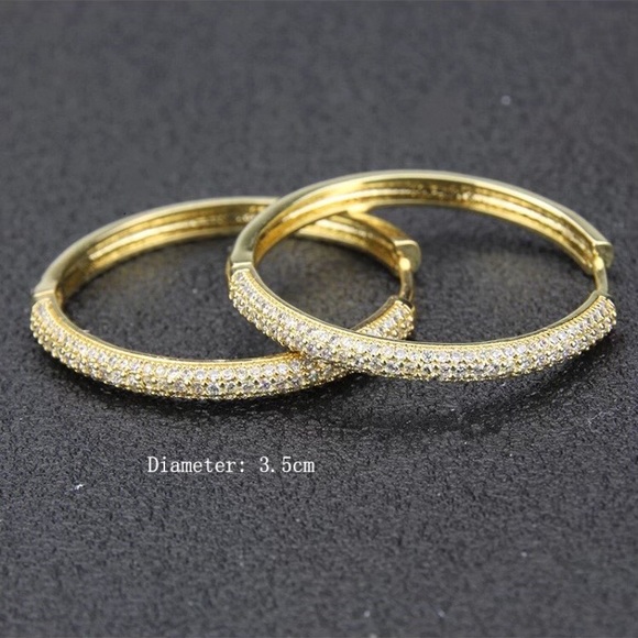 NEW 18K gold  hoop diamond earrings - Picture 5 of 5